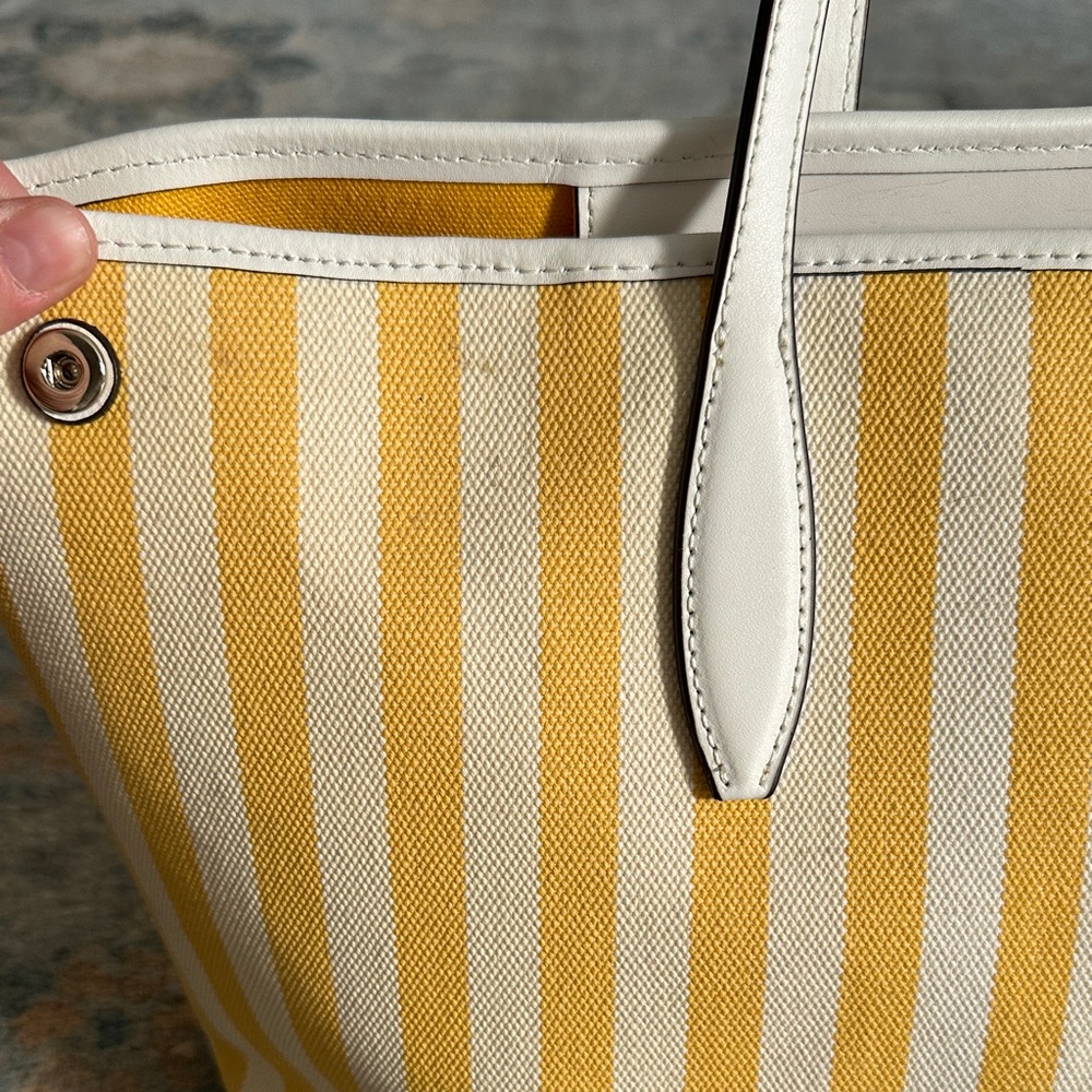 Kate Spade Street Tote ✨ Yellow & White Summer Stripes - Picture 5 of 9